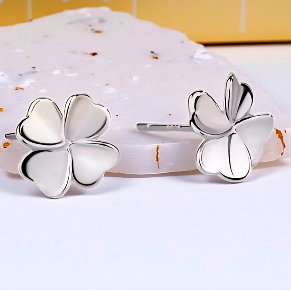 🆕️ S925 Silver Four-Leaf Clover Stud Earrings Dainty Trendy Lucky Charm Jewelry - Picture 8 of 13